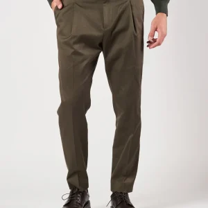Pantalone A|STORE uomo con pences verde
