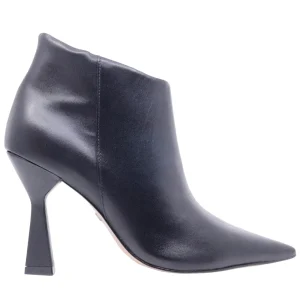 Tronchetto donna Carrano 613004  in elegante pelle di colore nero