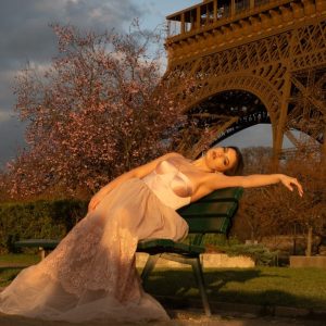 Abito in seta con gonna in tulle con pizzo