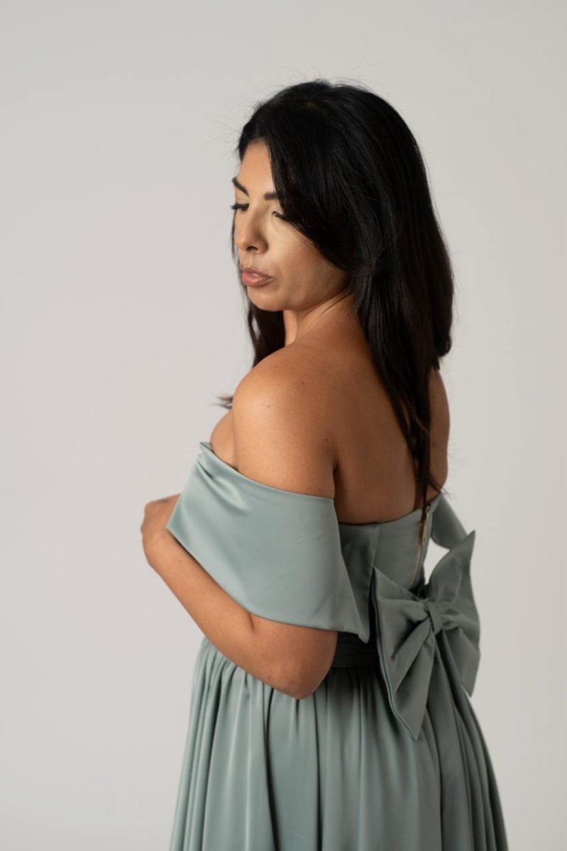 Abito in seta verde salvia con incrocio avanti e fiocco dietro - immagine 6