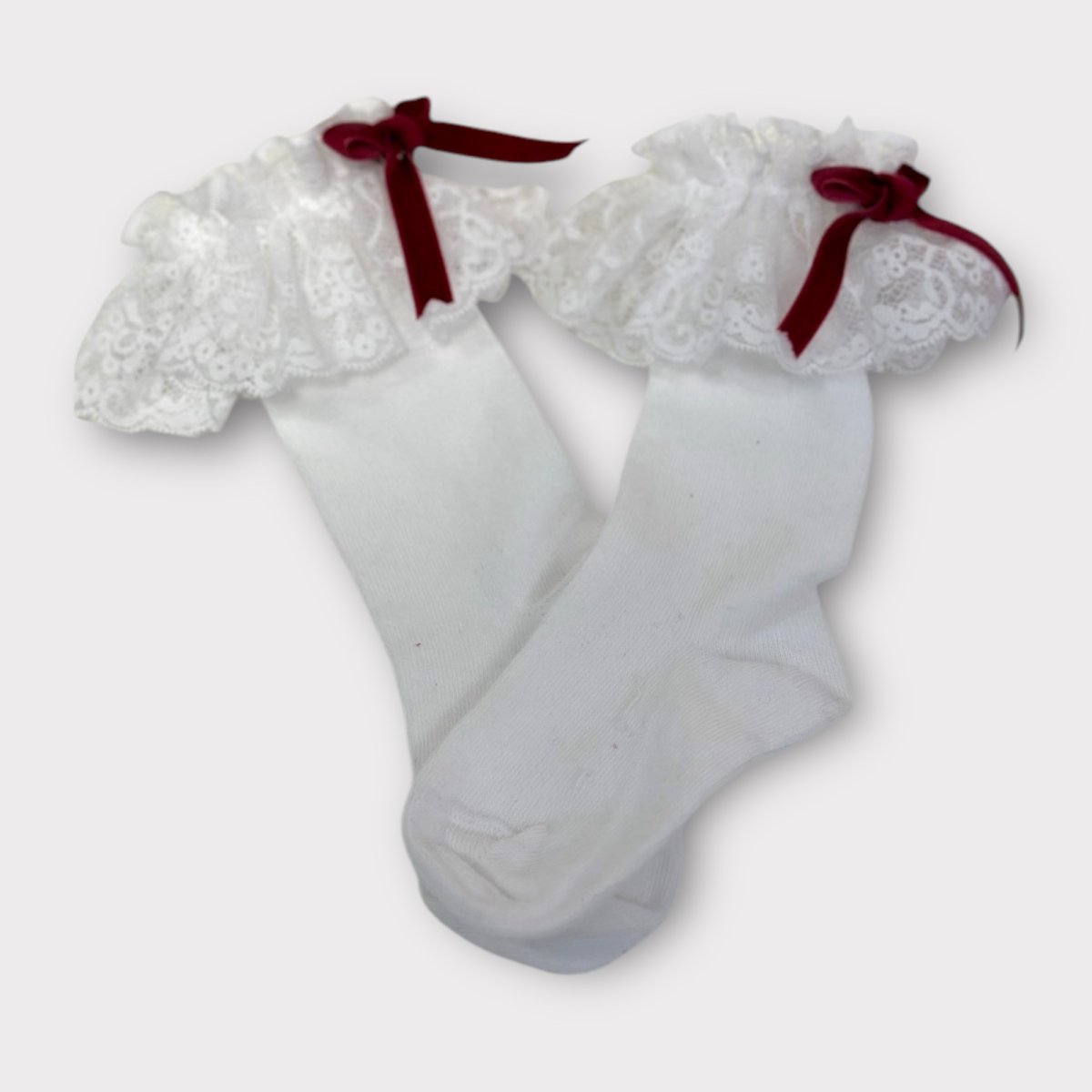 Calzini alti con pizzo e nastrino in velvet - immagine 2