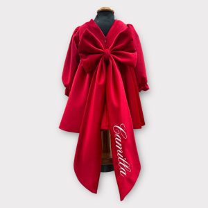 Abito in velluto con code lunghe