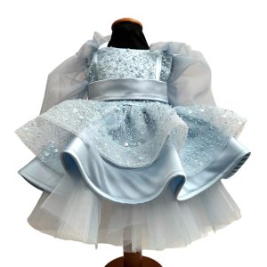 Abito con perline e paillettes