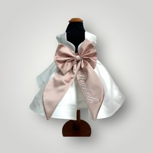 Abito in mikado con scollo a fiore