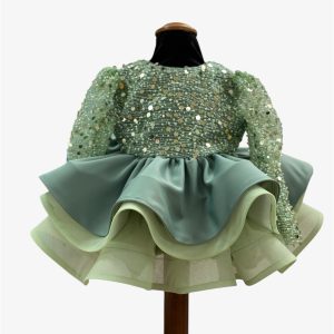 Abito corpino di perline verde salvia e gonna in seta