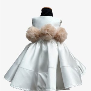 Abito in mikado con cintura di fiori in tulle