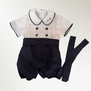 Completo in lino con bottoni