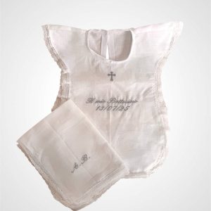 Set battesimale in lino personalizzato con pizzo