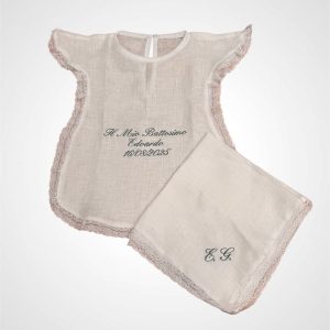 Set  battesimale in lino con incisione verde