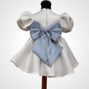 Abito in seta con manica a sbuffo e fiocco azzurro polvere con personalizzazione